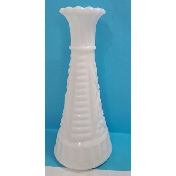 Anchor Hocking 6" Stars and Bars Milk Glass Bud Vase - Picture 1 of 6